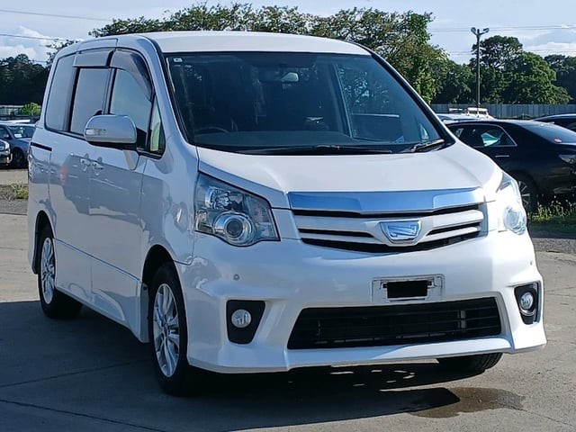 2012 Toyota Noah
