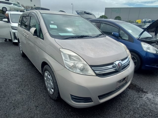 2011 Toyota Isis