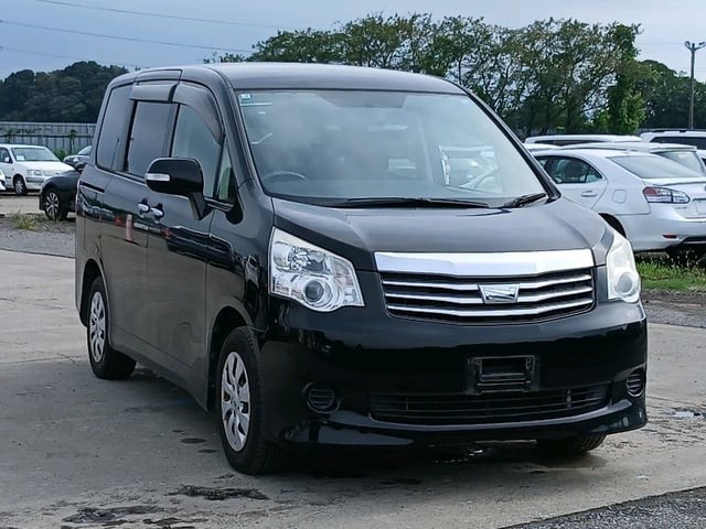 2013 Toyota Noah