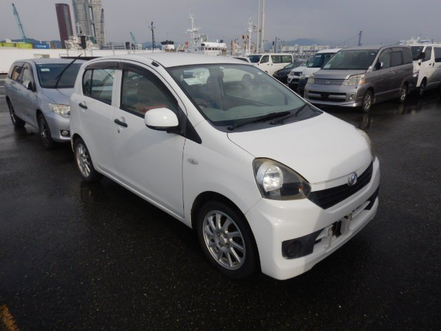 2017 Daihatsu Mira ES