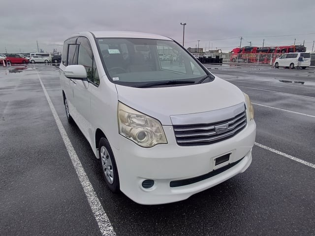2012 Toyota Noah