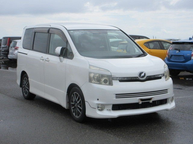 2007 Toyota Voxy