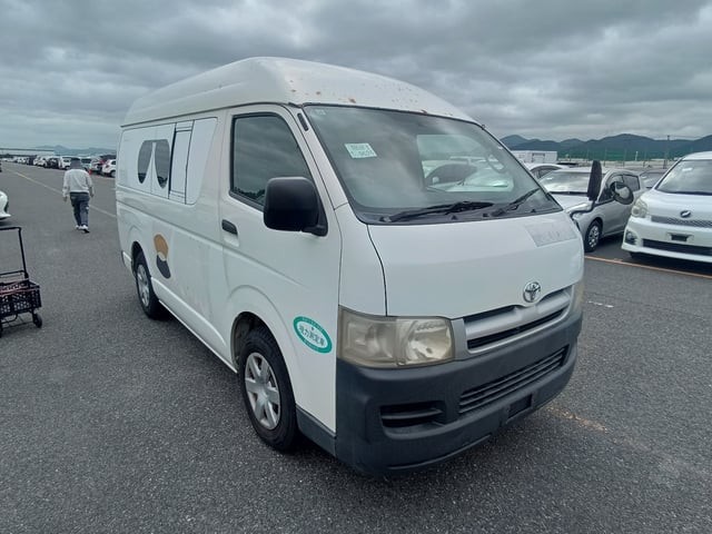 2006 Toyota Hiace V