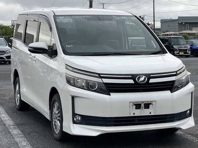 2014 Toyota Voxy