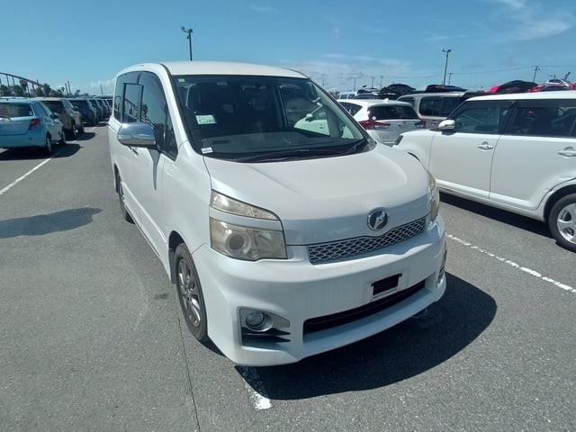 2011 Toyota Voxy