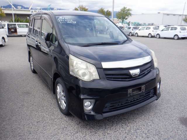 2012 Toyota Noah