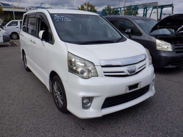 2012 Toyota Noah