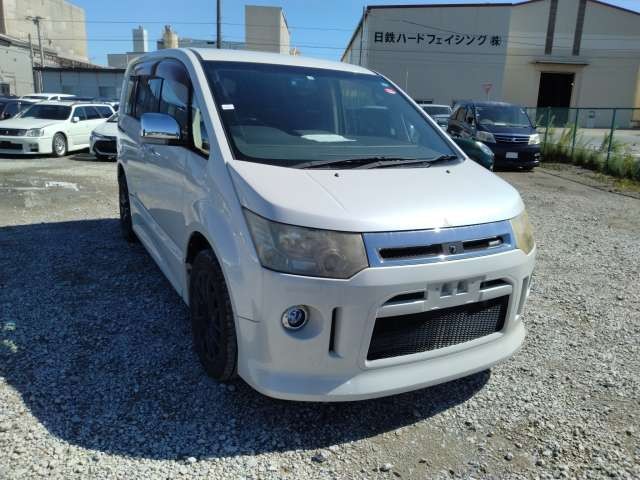 2011 Mitsubishi Delica D5
