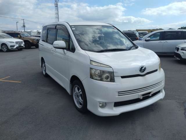 2009 Toyota Voxy