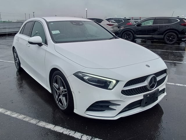 Mercedes-Benz A180