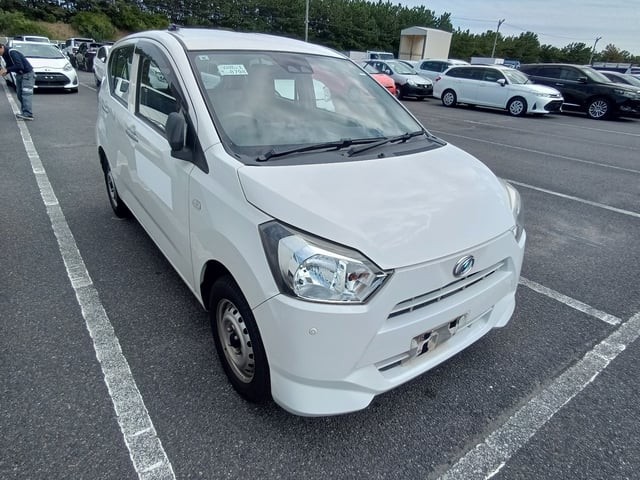 2017 Daihatsu Mira ES