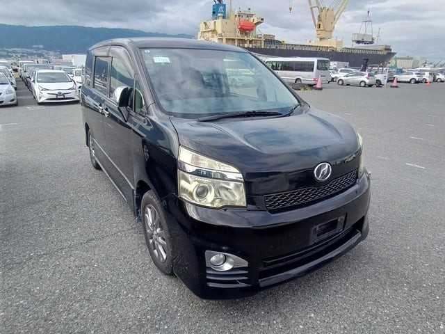 2013 Toyota Voxy