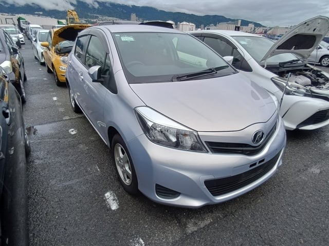 2013 Toyota Vitz