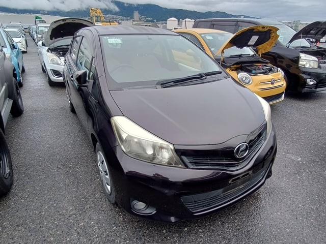 2013 Toyota Vitz