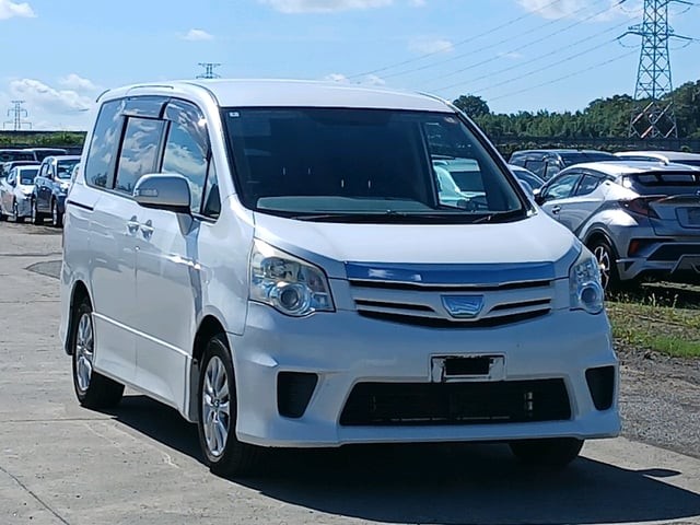 2011 Toyota Noah