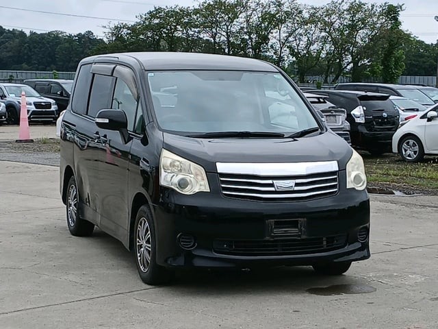 2011 Toyota Noah