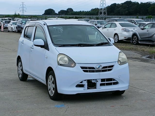 2011 Daihatsu Mira ES