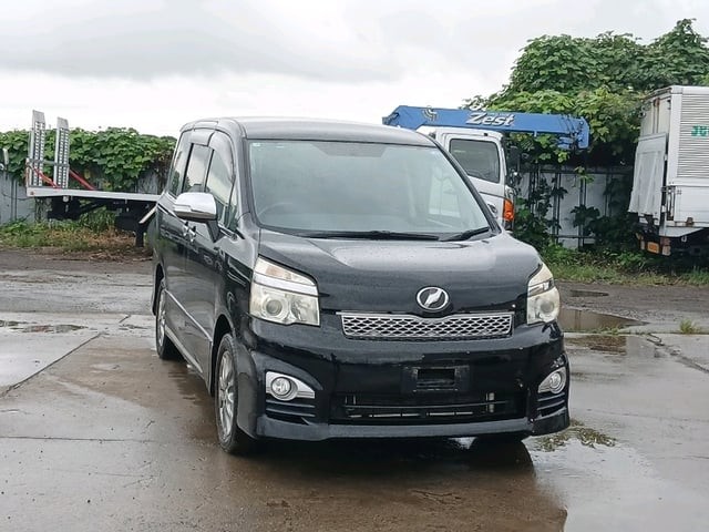 2013 Toyota Voxy