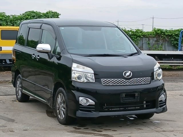 2013 Toyota Voxy