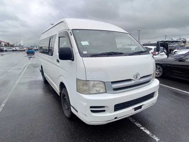 2005 Toyota Hiace V