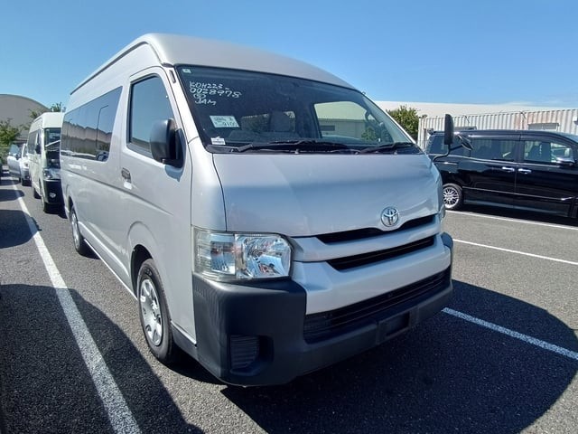 2016 Toyota Hiace Commuter