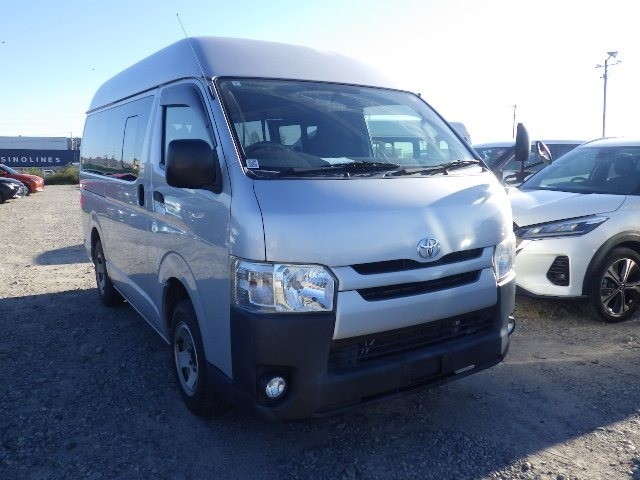 2016 Toyota Hiace V