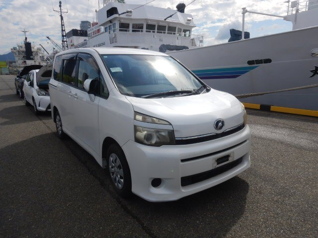 2012 Toyota Voxy