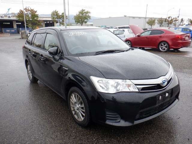2014 Toyota Fielder HV