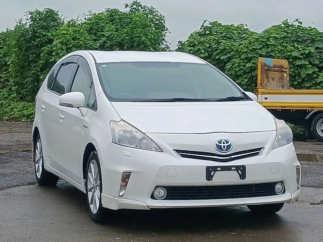 2012 Toyota Prius Alpha