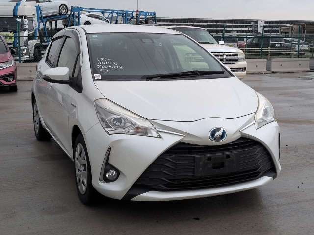 2017 Toyota Vitz HV