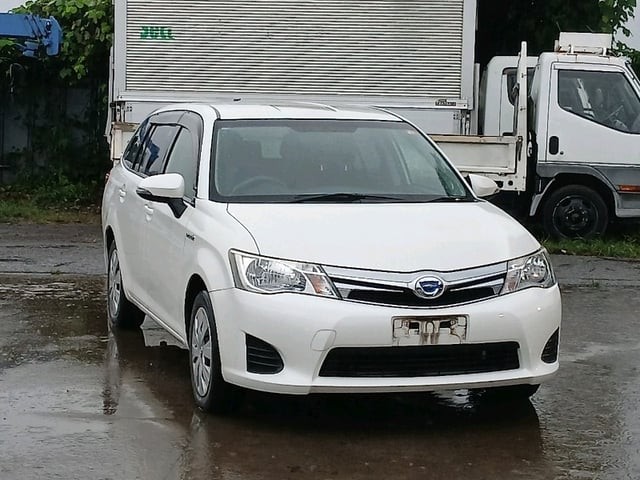2014 Toyota Fielder HV