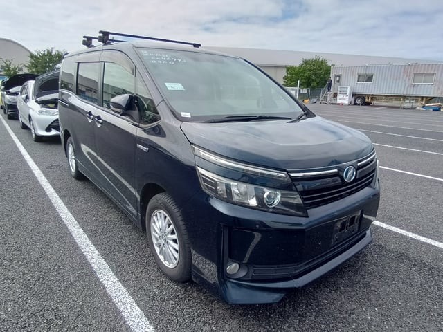 2014 Toyota Voxy HV