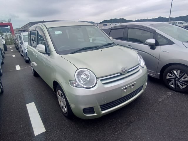 2010 Toyota Sienta