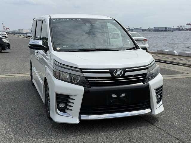 2017 Toyota Voxy