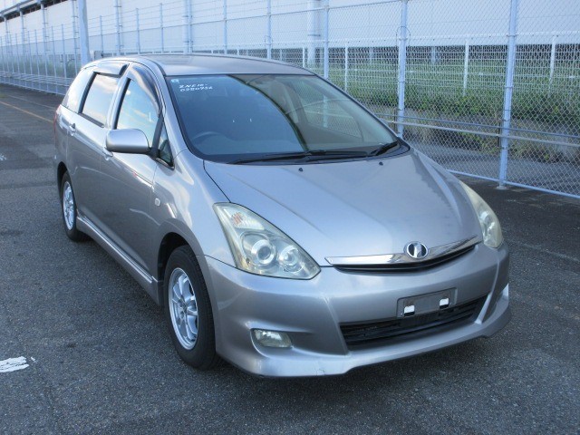 2005 Toyota Wish