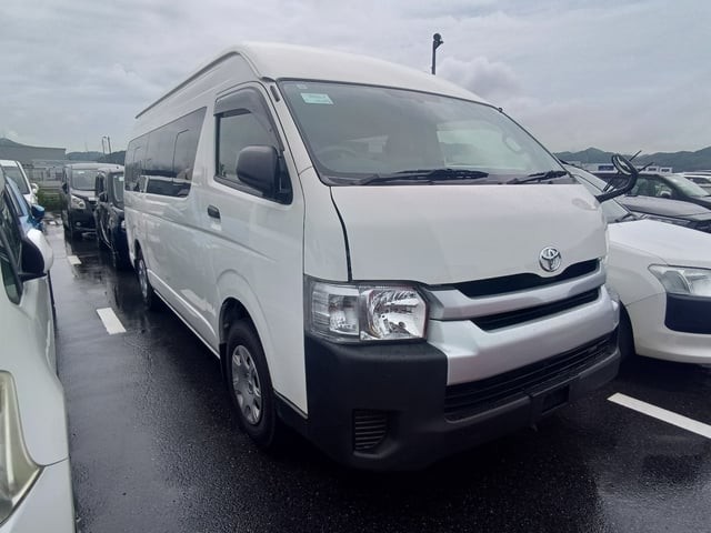 2016 Toyota Hiace Commuter