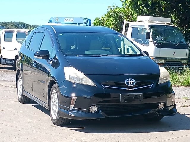 2012 Toyota Prius Alpha