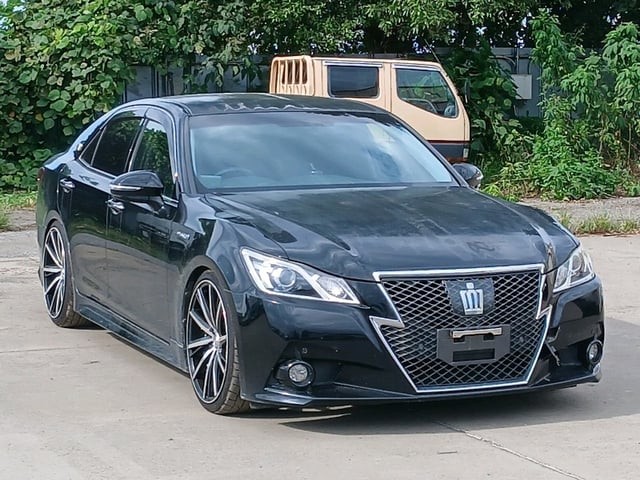 2014 Toyota Crown HV
