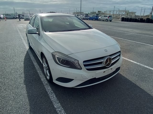 Mercedes-Benz A180
