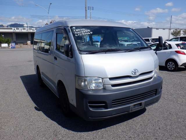 2009 Toyota Hiace W