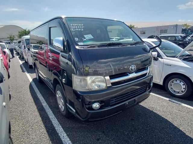 2005 Toyota Hiace V