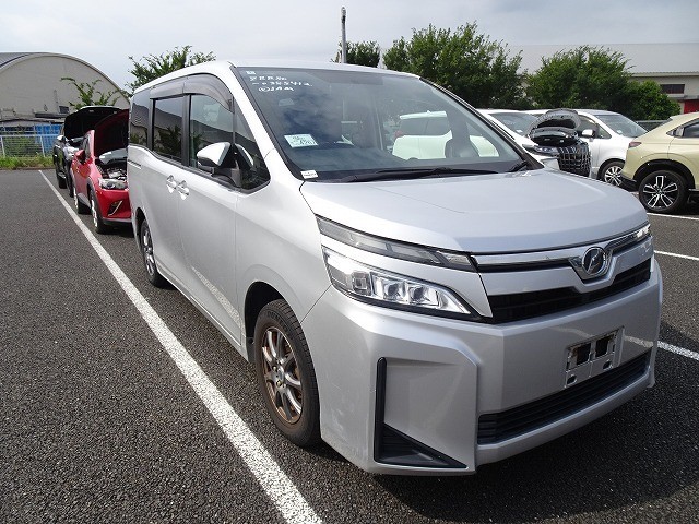 2017 Toyota Voxy