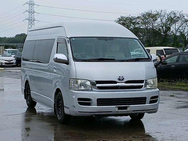2005 Toyota Hiace W
