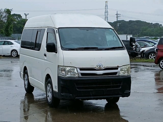 2011 Toyota Hiace V