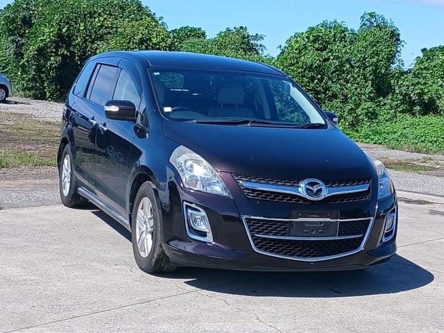 2013 Mazda MPV