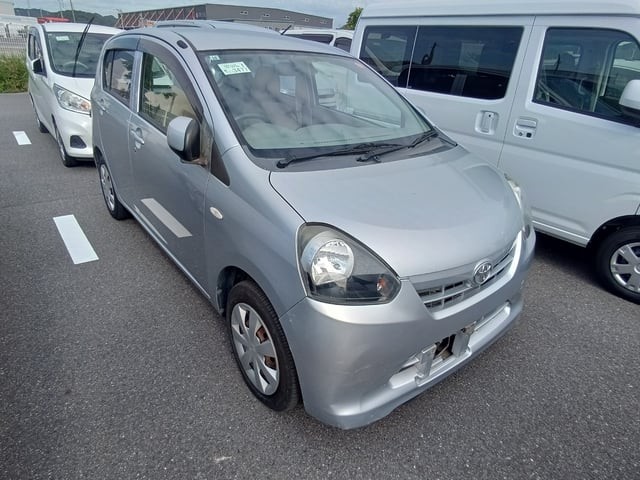 2011 Daihatsu Mira ES