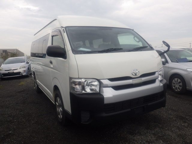 2018 Toyota Hiace Commuter