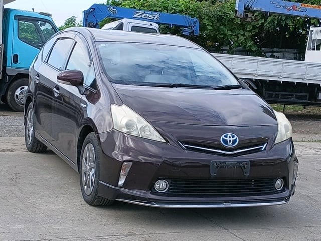 2013 Toyota Prius Alpha