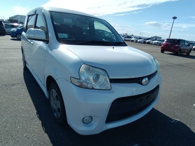 2011 Toyota Sienta