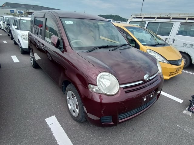 2011 Toyota Sienta